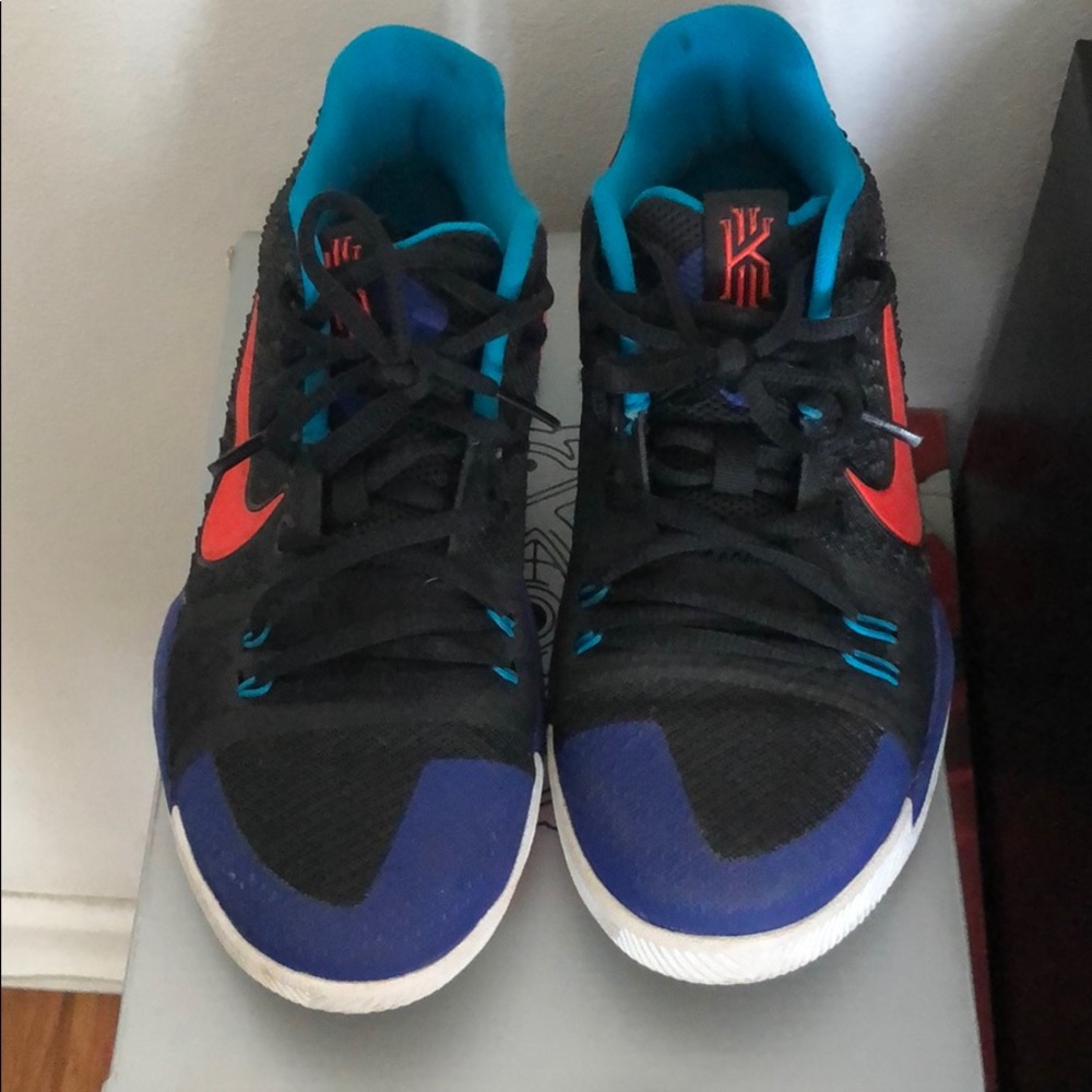 Nike Kyrie 5. Grade school size 7